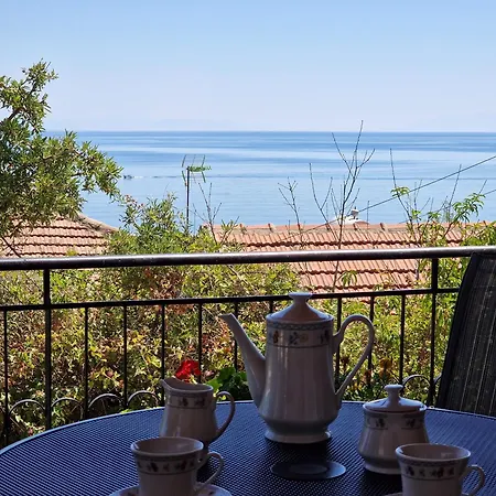 Dennis Seaview * بوروس